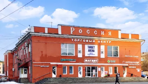 В Барнауле вновь пытаются продать здание ТЦ Россия