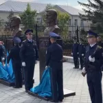 В Барнауле открыли памятник летчику, повторившему подвиг Гастелло