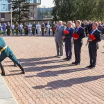 В Барнауле возложили цветы к Мемориалу Славы в честь 80-летия Курской битвы