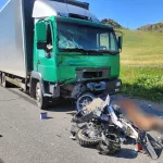 На Алтае мотоциклист не уступил дорогу и погиб в ДТП с грузовиком