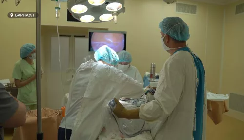 Уникальную операцию при лечении рака впервые провели в алтайском онкодиспансере