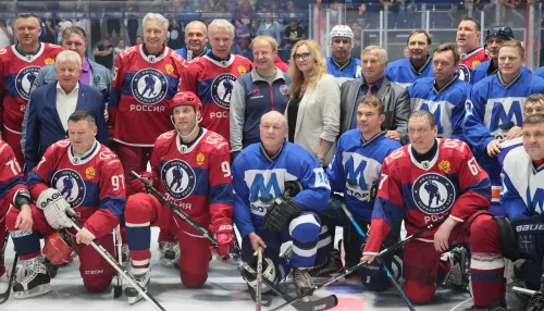 Томенко показал фото с гала-матча с Фетисовым и другими звездами хоккея