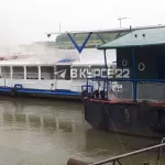 В Барнауле задымился теплоход с пассажирами на борту