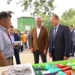 Томенко и Фетисов оценили качество продуктов на Алтайском гастрофестивале