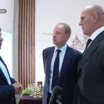 В Алтайский край с рабочим визитом прилетел сенатор РФ Александр Карелин