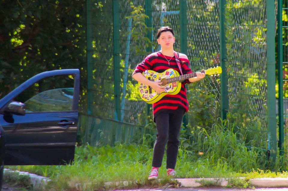 Заселение в общежитие АлтГУ сопровождается песнями под гитару 