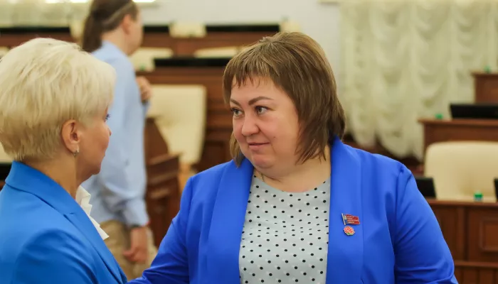 Депутат АКЗС Евгения Боровикова решила сдать свой мандат