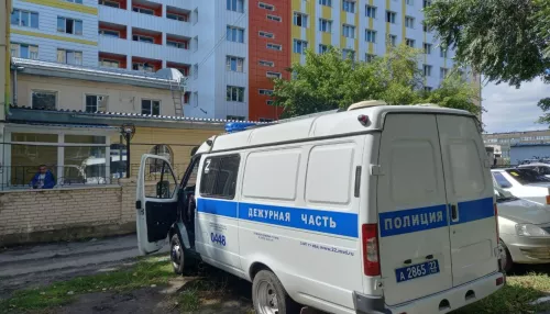 Молодой человек погиб, выпав 1 сентября из окна общежития в центре Барнаула