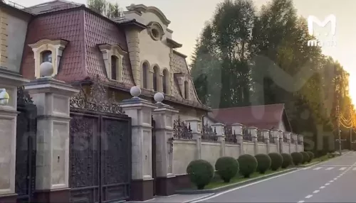 СМИ: Алла Пугачева продала французский замок в Подмосковье