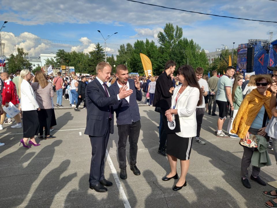 Участников молодежного фестиваля приветствовал губернатор Алтайского края Виктор Томенко