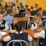 Депутаты гордумы проверили организацию горячего питания в барнаульской школе