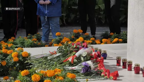 В честь 82-й годовщины с начала блокады Ленинграда в Барнауле возложили цветы