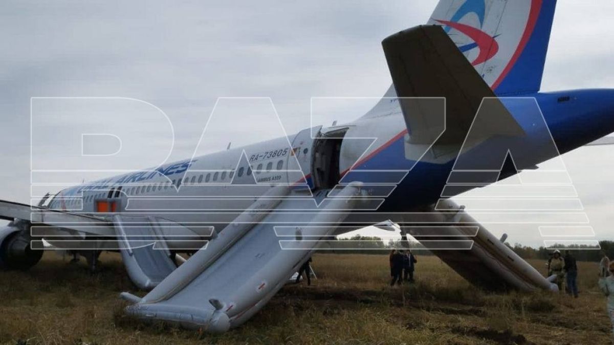 Экстренная посадка самолета в Новосибирской области