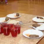 В Бийске родители просят кормить школьников творогом и сосисками, дети хотят фастфуд