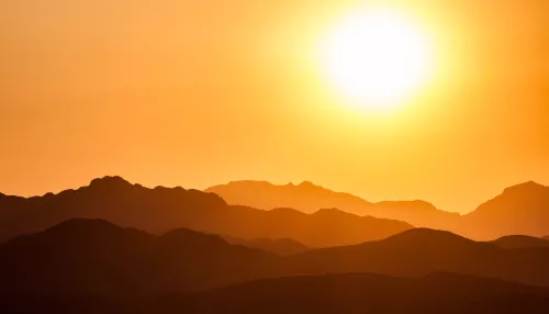 Эксперты предупредили о волне крупных вспышек на Солнце в течение года