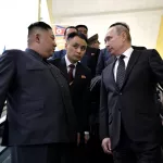 Почему Ким Чен Ын приехал в Россию на бронепоезде и какова цель его визита