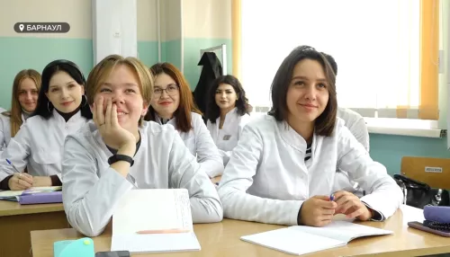За опытом и знаниями. Все больше студентов идут работать в БСМП
