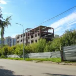 Контракт на доработку спортивного долгостроя в Барнауле заключили краевые власти