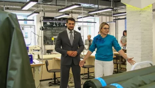 Алтайские студенты шьют усовершенствованные дождевики для бойцов СВО