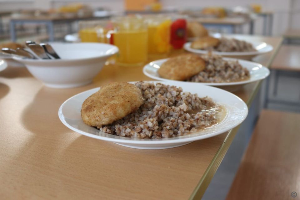 Контроль питания в школьных столовых Барнаула