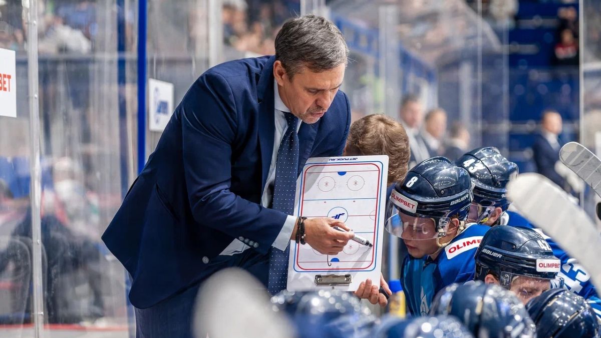 Главный тренер "Динамо-Алтай" Дмитрий Пархоменко