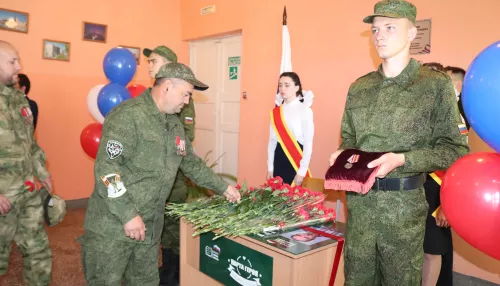 В Барнауле появилась Парта Героя в честь погибшего на СВО школьного учителя
