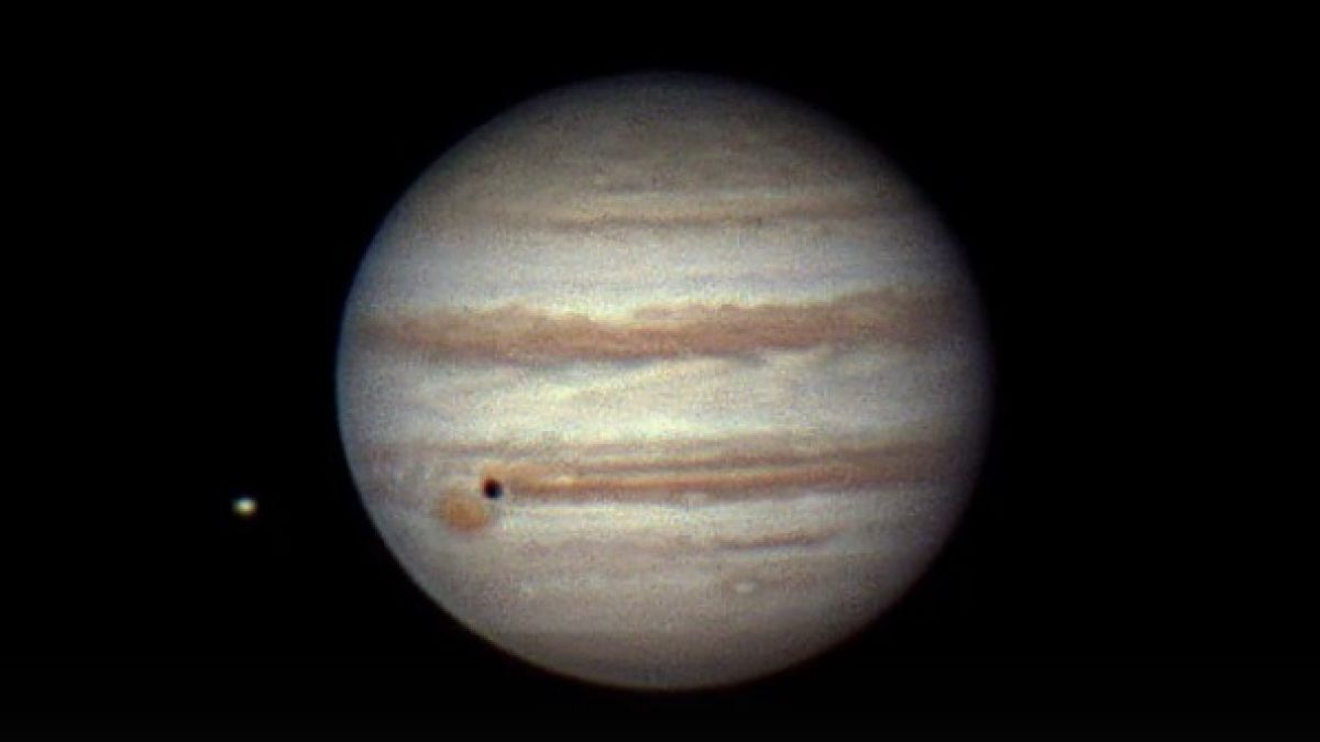 Новосибирец заснял Юпитер со своими спутниками