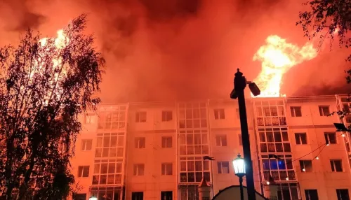 В Тобольске взорвался газ в жилом доме и произошел крупный пожар