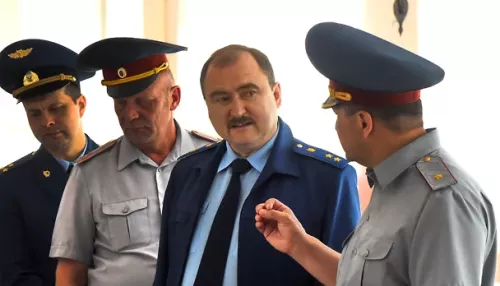 В Барнауле начался суд над экс-прокурором Новосибирской области