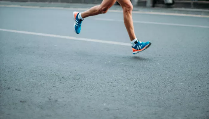 Заявка на рекорд. Учитель из Новосибирска пробежал более 2 тысяч км за 46 дней