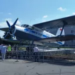С площади в аэропорту Барнаула убрали самолет Ан-2