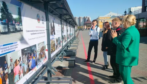 В Барнауле организовали выставку к годовщине воссоединения новых регионов с РФ