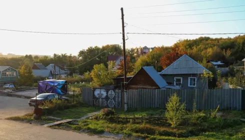 Жители частных домов в Барнауле остались без воды после пожара у соседа
