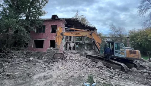 В Барнауле сносят еще один аварийный дом на Потоке