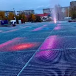В Заринске протестировали красочный фонтан в новом парке. Фото