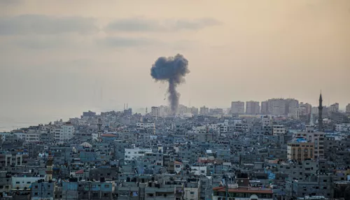Что известно об ударе по больнице в секторе Газа и кого винят в трагедии