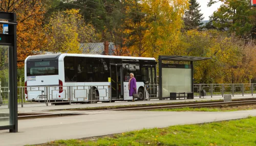 Глава Барнаула поздравил с Днем автомобилиста и напомнил о новых автобусах