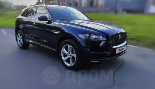 В Барнауле продают синий Jaguar с десятью вариантами подсветки
