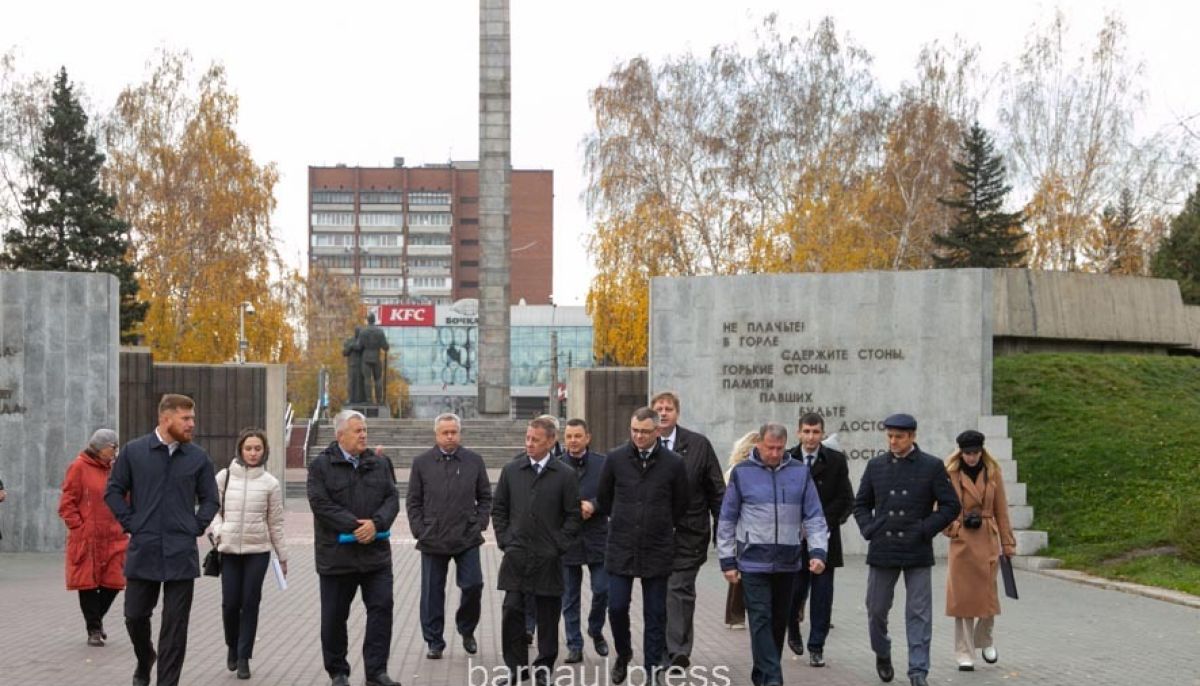 Вечный огонь на Мемориале Славы в Барнауле загорится от природного газа -  Толк 16.10.2023