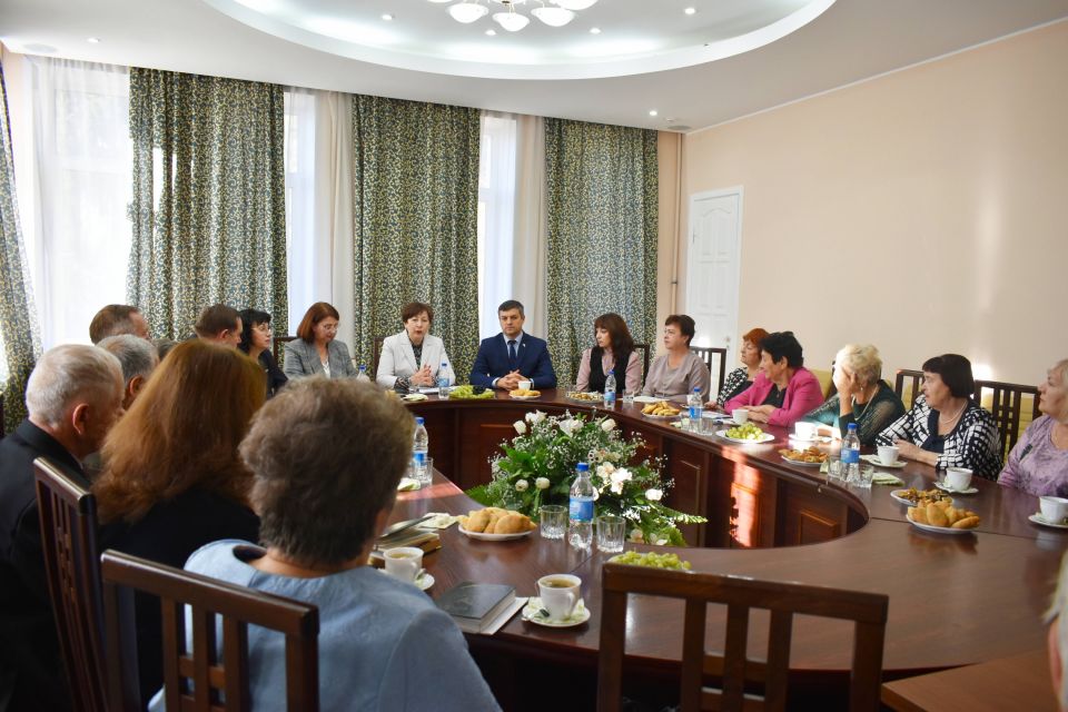 Депутаты городской Думы провели встречу с активными пенсионерами Барнаула