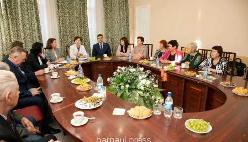 Депутаты городской Думы провели встречу с активными пенсионерами  Барнаула