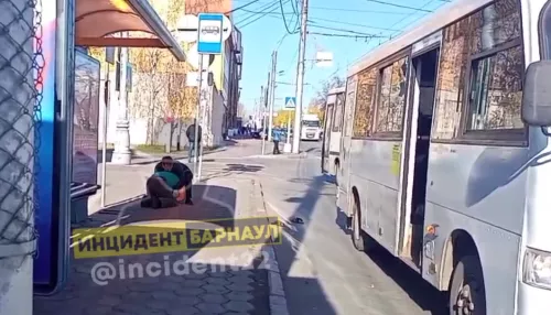 В Барнауле произошла драка водителя и пассажира маршрутки