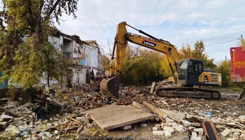 В Барнауле снесут еще пять аварийных домов в разных частях города