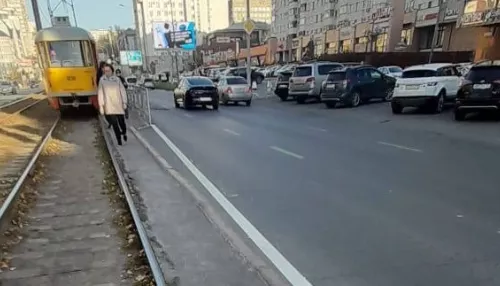 В Барнауле освежили разметку на аварийном участке проспекта Красноармейского