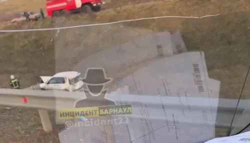 Водитель погиб в перевернувшемся автомобиле на алтайской трассе