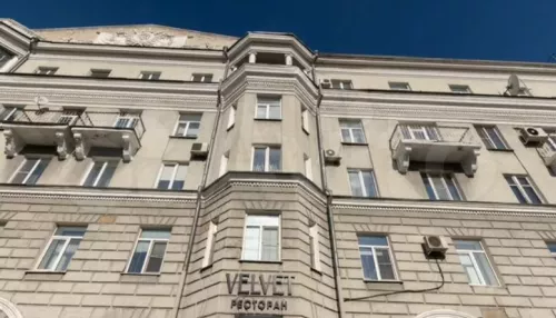 В Барнауле почти за 8 млн продают винтажную квартиру на проспекте Ленина