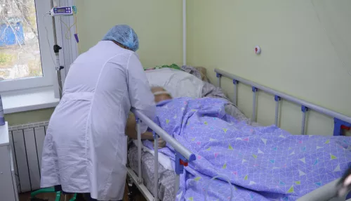 Из доярки в медсестру: в Барнауле людей без образования учат основам медицины