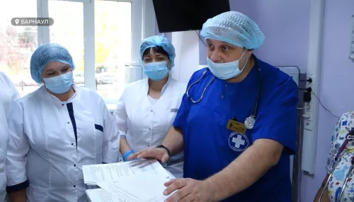 Первые помощники фельдшеров проходят стажировку в барнаульских больницах