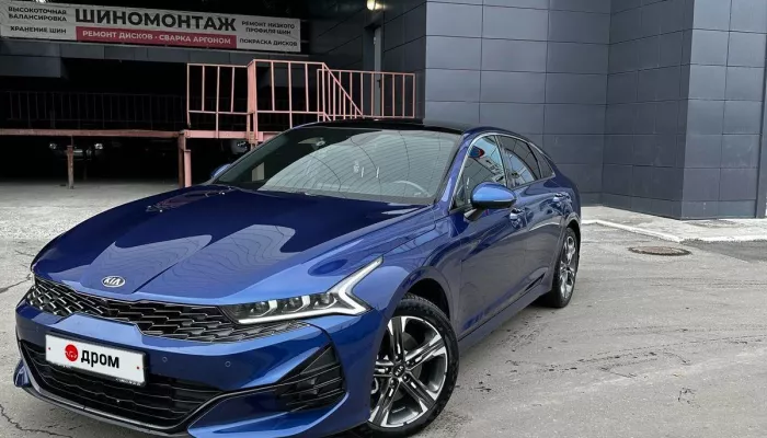 В Барнауле за 3 млн рублей продают Kia с панорамным люком и всеми подогревами
