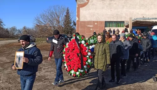 В алтайском селе с почестями похоронили погибшего на СВО добровольца